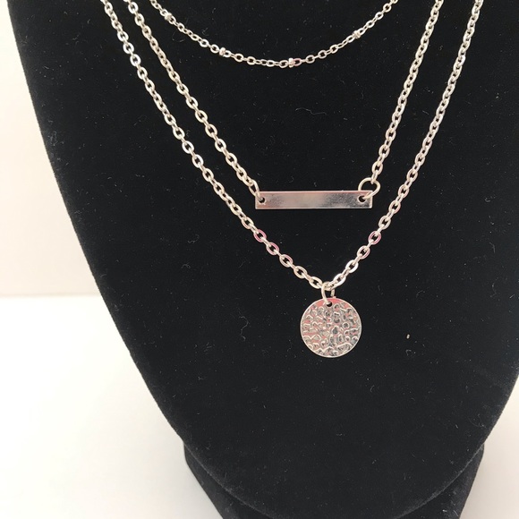 ❣️New Triple Layer Silver Tone Necklace - Picture 5 of 7